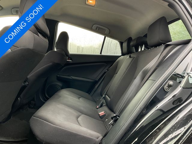 2021 Toyota Prius LE photo 2