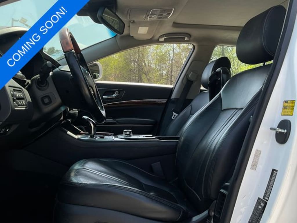 Used 2015 Kia K900 Luxury Sedan