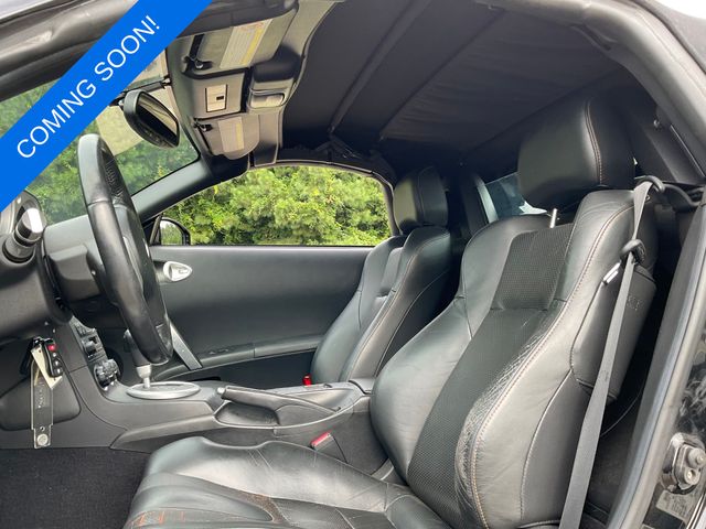 2005 Nissan 350Z Touring photo 2
