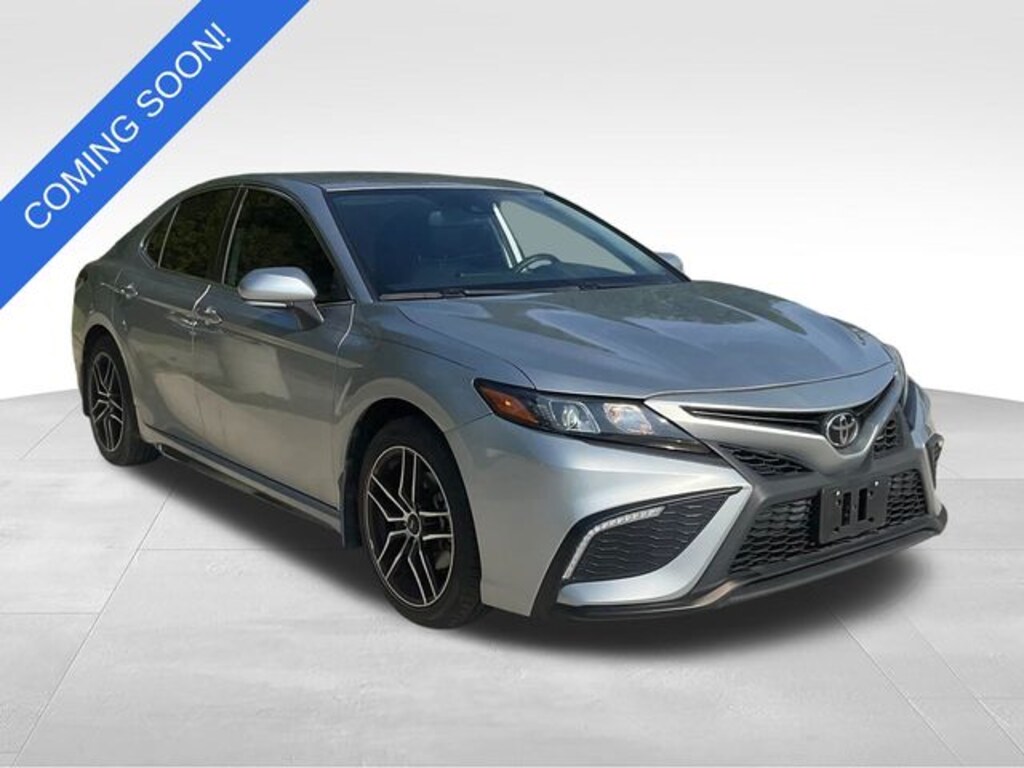 Used 2022 Toyota Camry SE Sedan