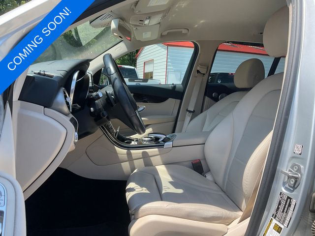 2016 Mercedes Benz GLC 300 photo 2