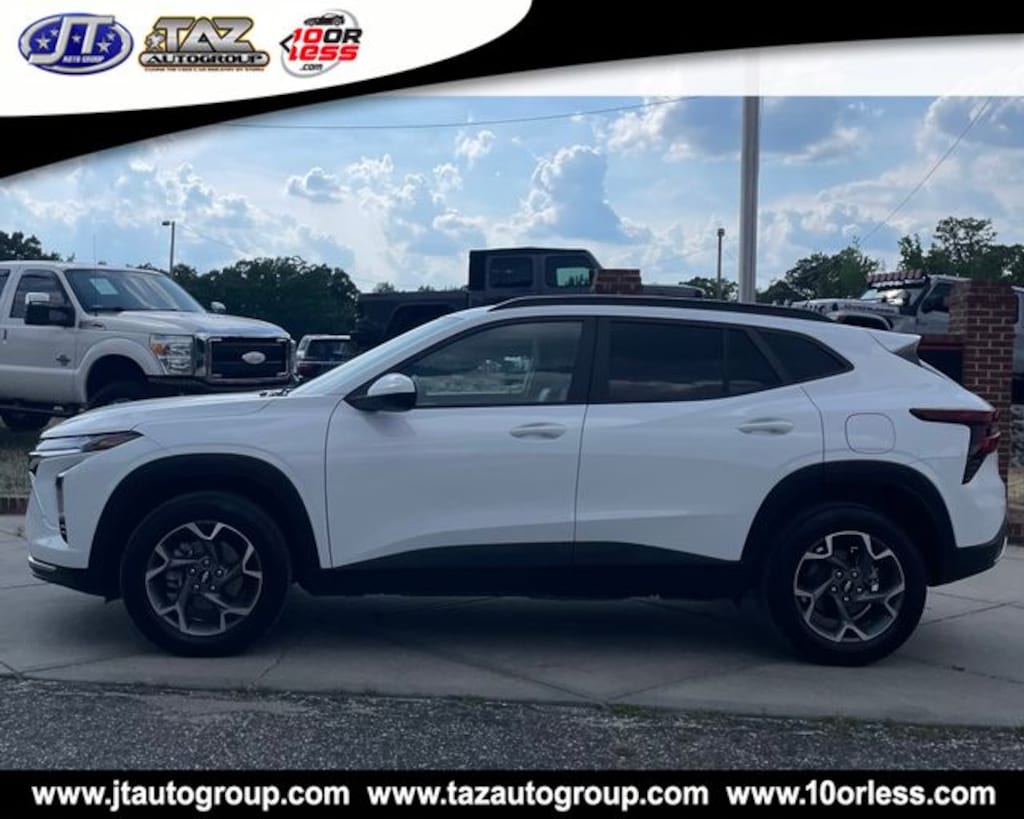 Used 2025 Chevrolet Trax LT SUV