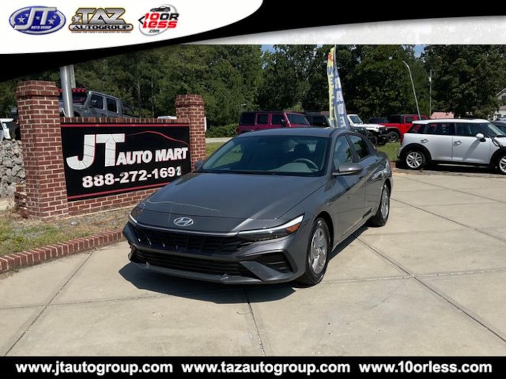 Used 2026 Hyundai Elantra SE Sedan