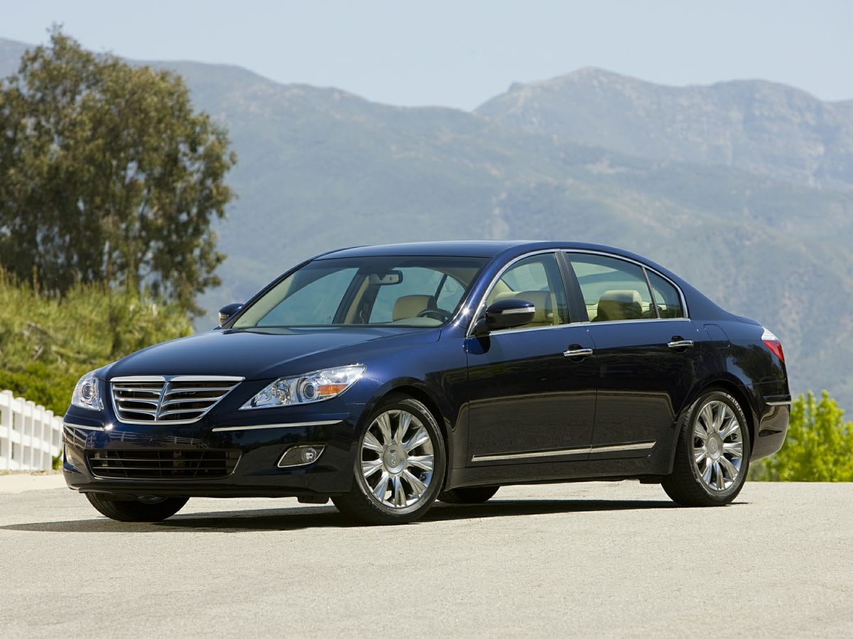 2010 Hyundai Genesis 4.6's photo
