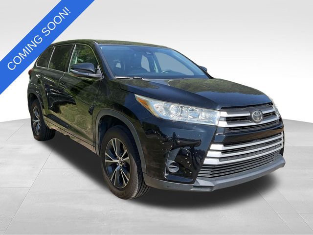 2017 Toyota Highlander LE's photo