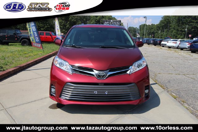 Used 2018 Toyota Sienna XLE Premium Minivan/Van
