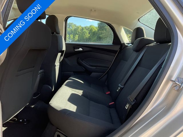 2017 Ford Focus SE photo 4