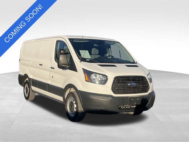2016 Ford Transit Base's photo