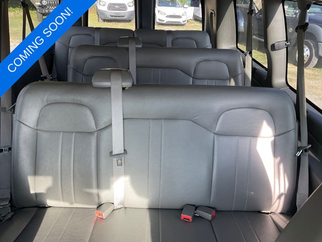 2015 Chevrolet Express 2500 LS Van photo 4