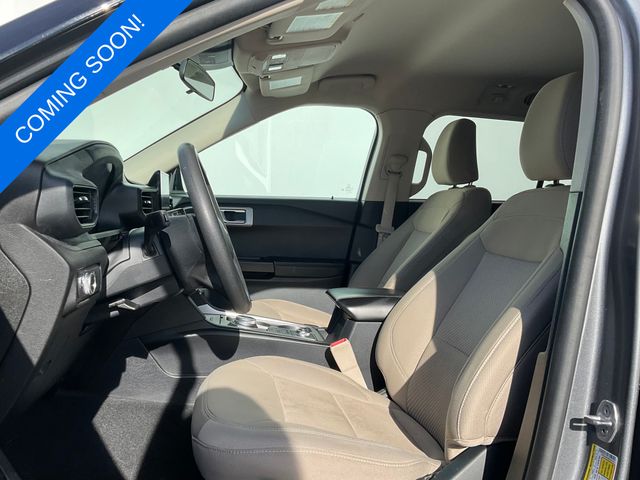 2021 Ford Explorer Base photo 2