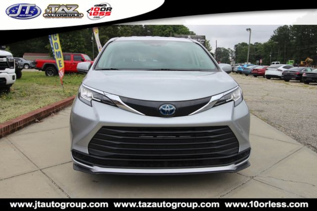 Used 2021 Toyota Sienna LE Minivan/Van