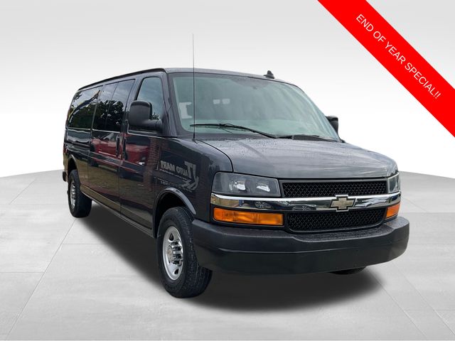 2016 Chevrolet Express Passenger LS's photo