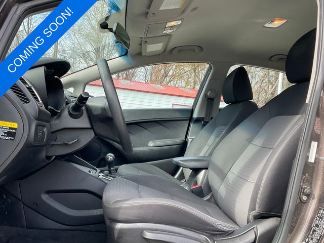 2017 Kia Forte LX photo 2