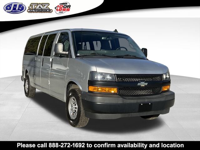 2021 Chevrolet Express Passenger LS's photo