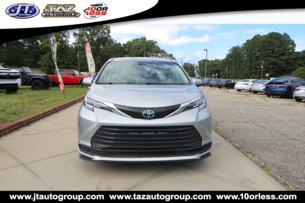 Used 2021 Toyota Sienna LE Minivan/Van