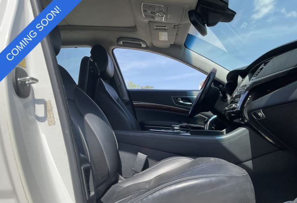 Used 2015 Kia K900 Luxury Sedan