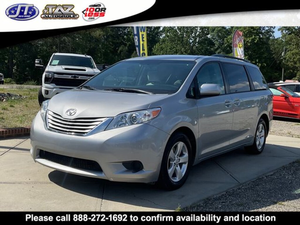 Used 2017 Toyota Sienna LE Minivan/Van