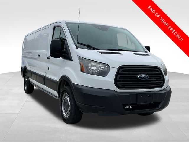 2016 Ford Transit Base's photo