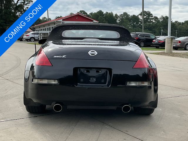 2005 Nissan 350Z Touring photo 3