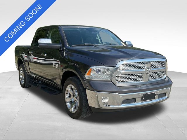 2017 RAM 1500 Laramie 4x4 Crew Cab 5'7's photo