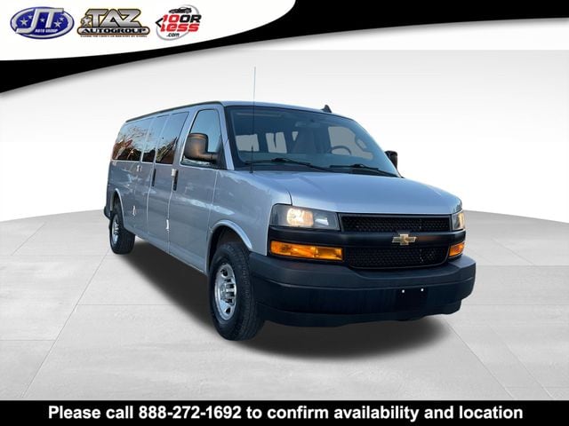 2021 Chevrolet Express Passenger LS's photo