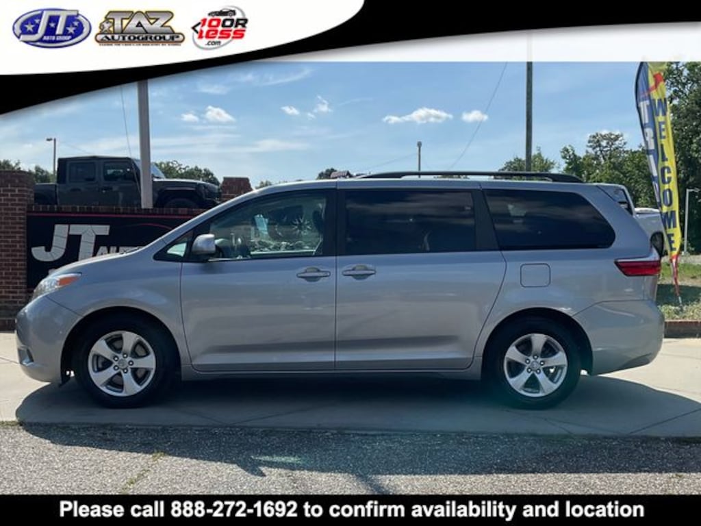Used 2017 Toyota Sienna LE Minivan/Van
