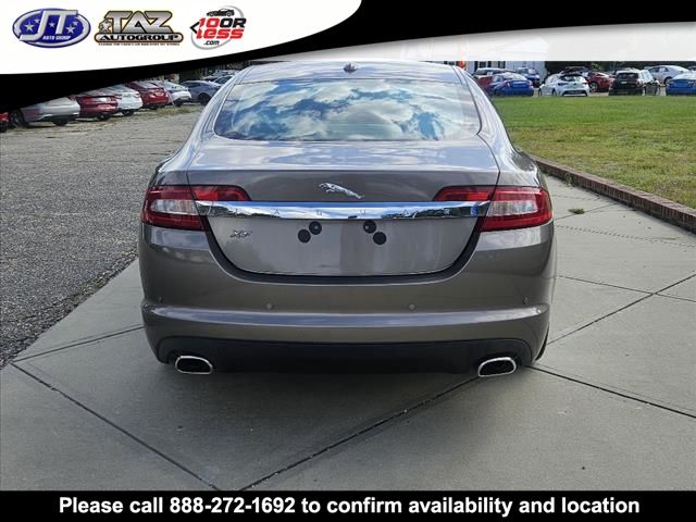 2009 Jaguar XF Luxury photo 3