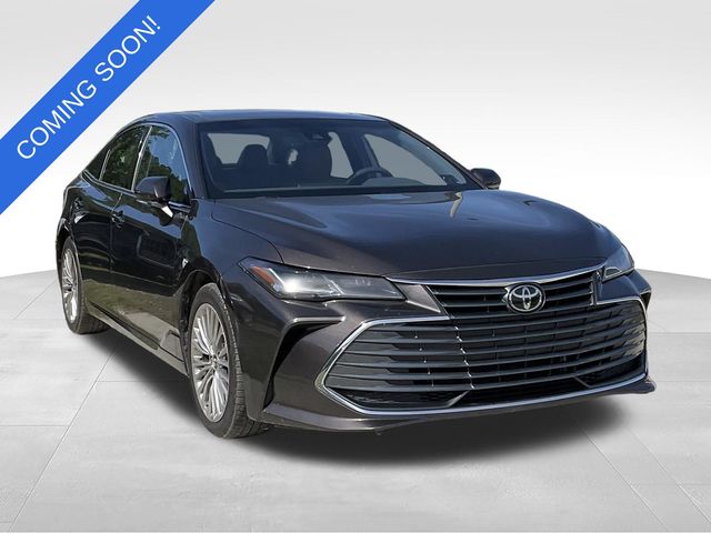2019 Toyota Avalon Limited's photo