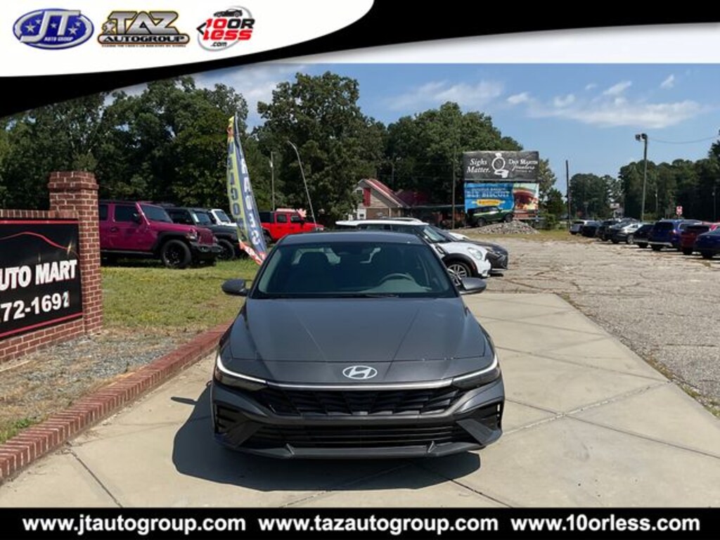 Used 2026 Hyundai Elantra SE Sedan