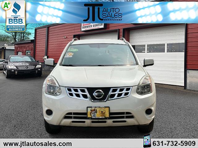 2013 Nissan Rogue SV photo 2