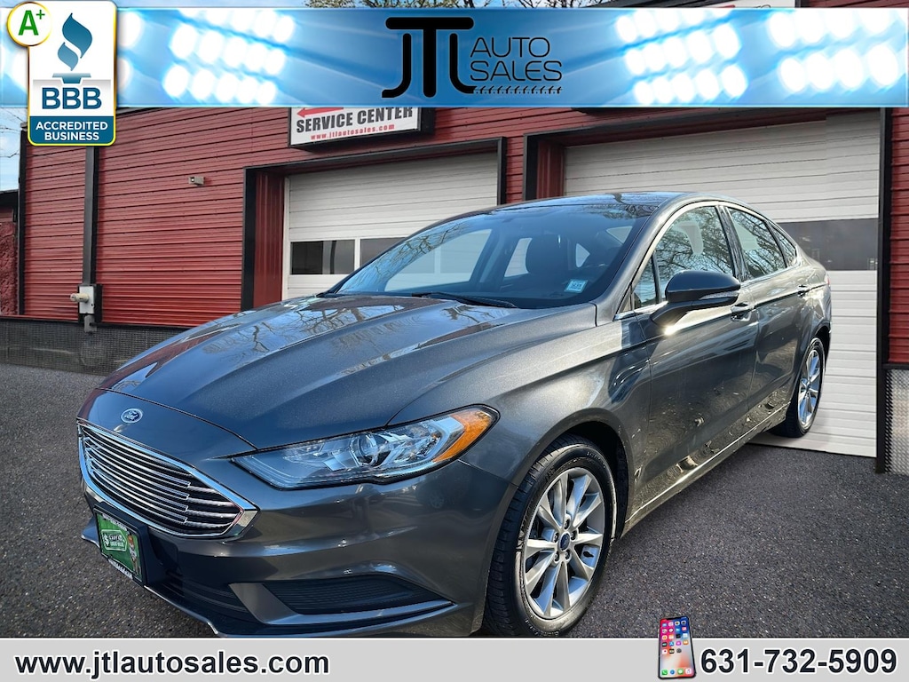 Used 2017 Ford Fusion SE Sedan