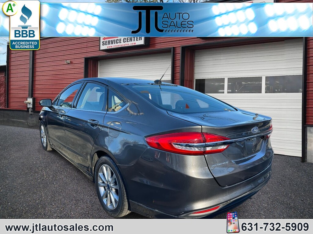 Used 2017 Ford Fusion SE Sedan