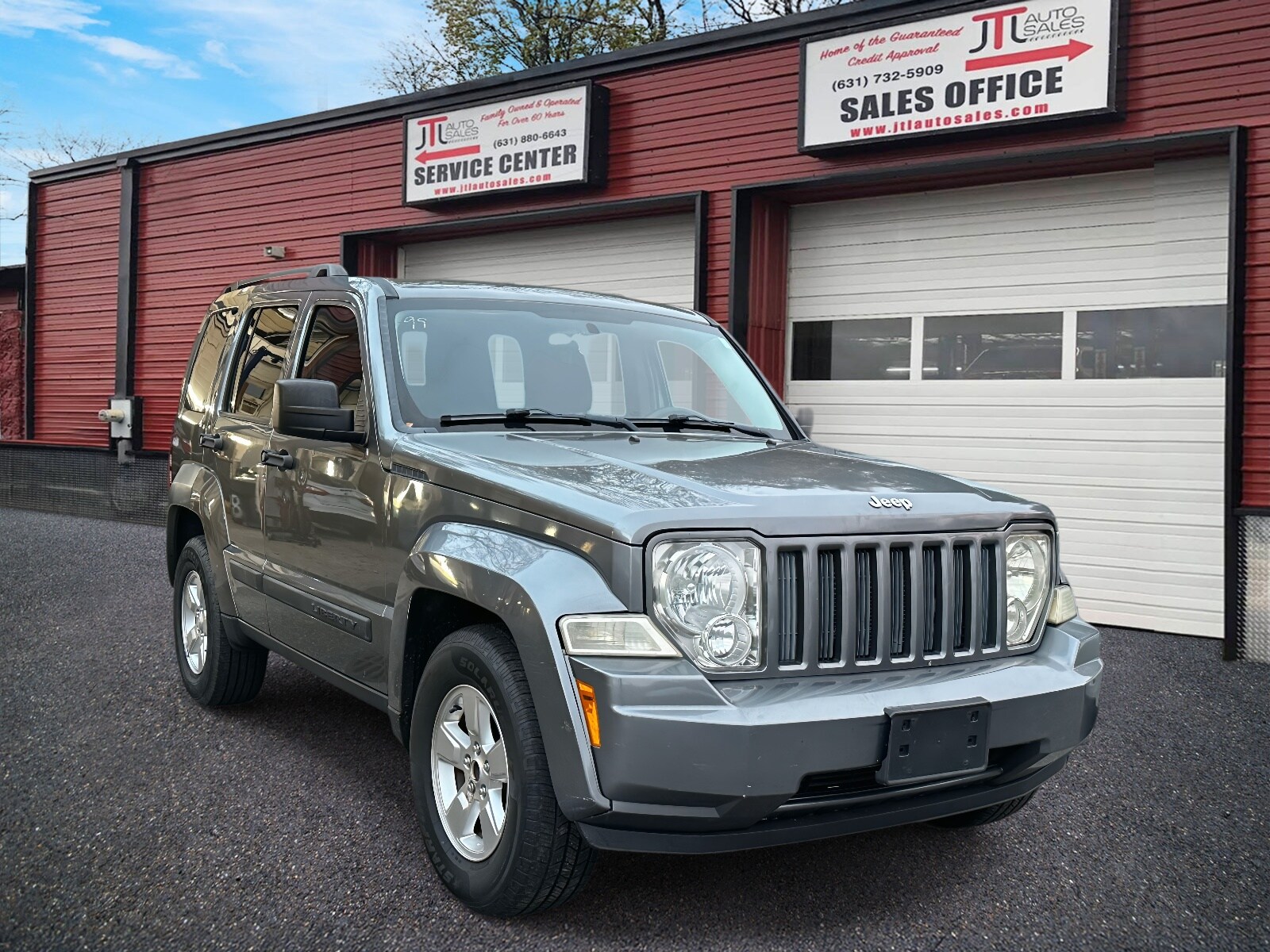 2012 Jeep Liberty Sport photo 2