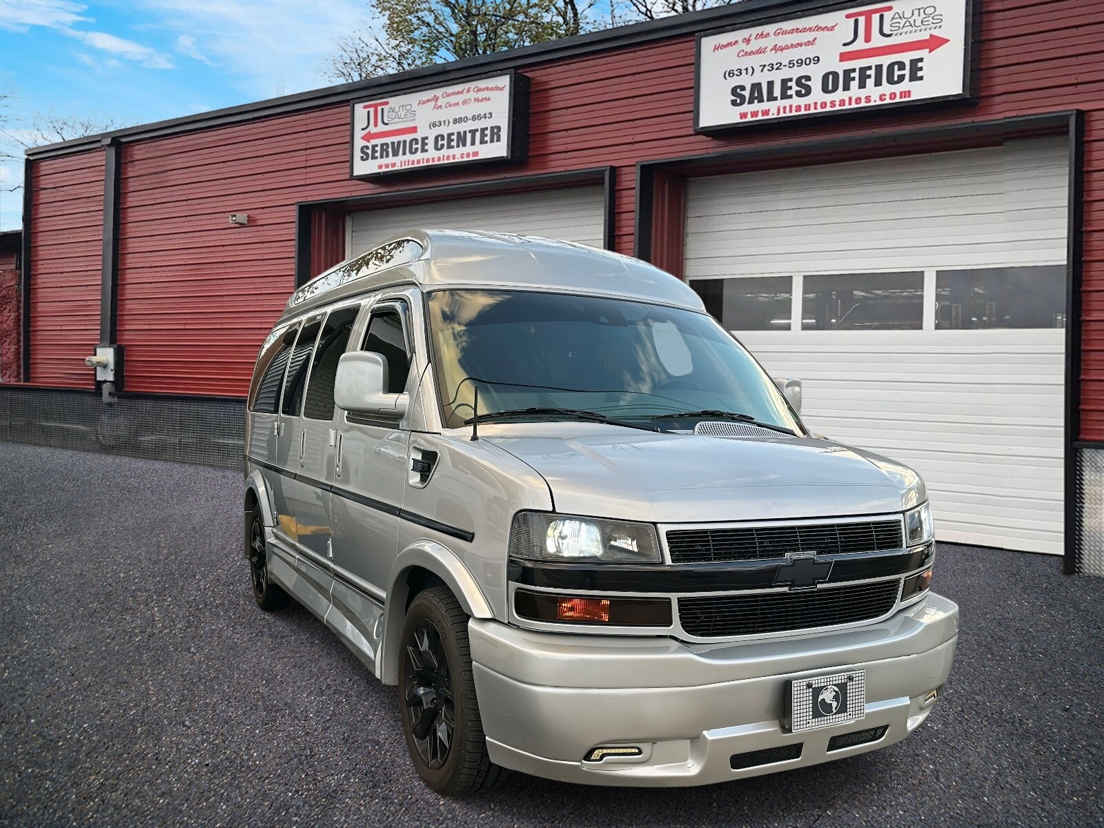 2021 Chevrolet Express 2500 LS Passenger Van photo 2