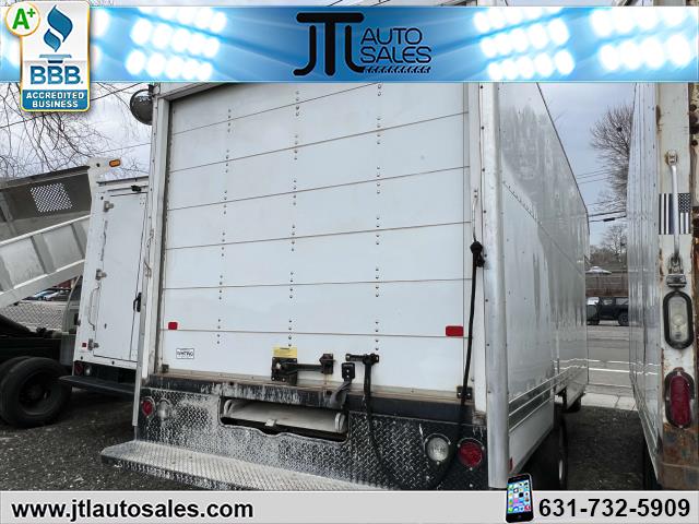2017 Ford E-450 Cutaway photo 4