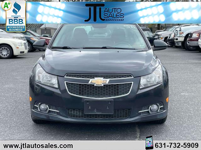 2014 Chevrolet Cruze photo 2