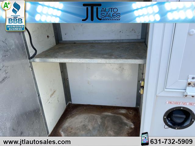 2016 Chevrolet Express Cutaway photo 4