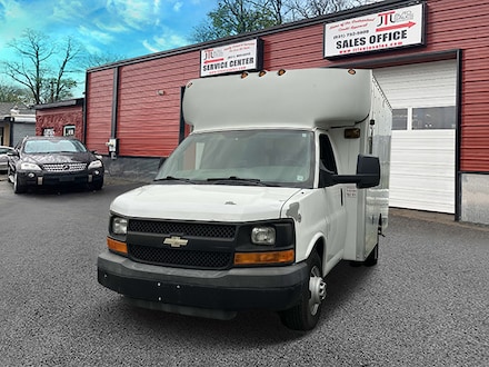2011 Chevrolet Express Cutaway Work Van Truck