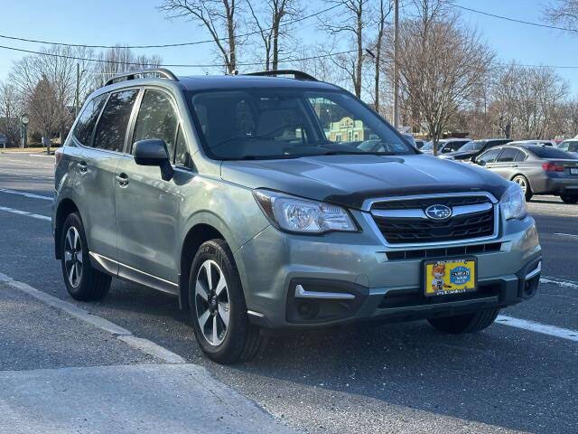 2018 Subaru Forester 2.5i Premium photo 2