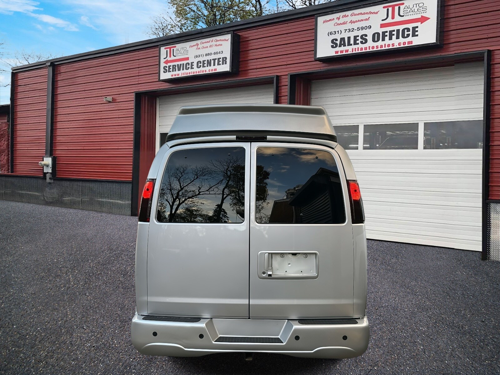 2021 Chevrolet Express 2500 LS Passenger Van photo 4