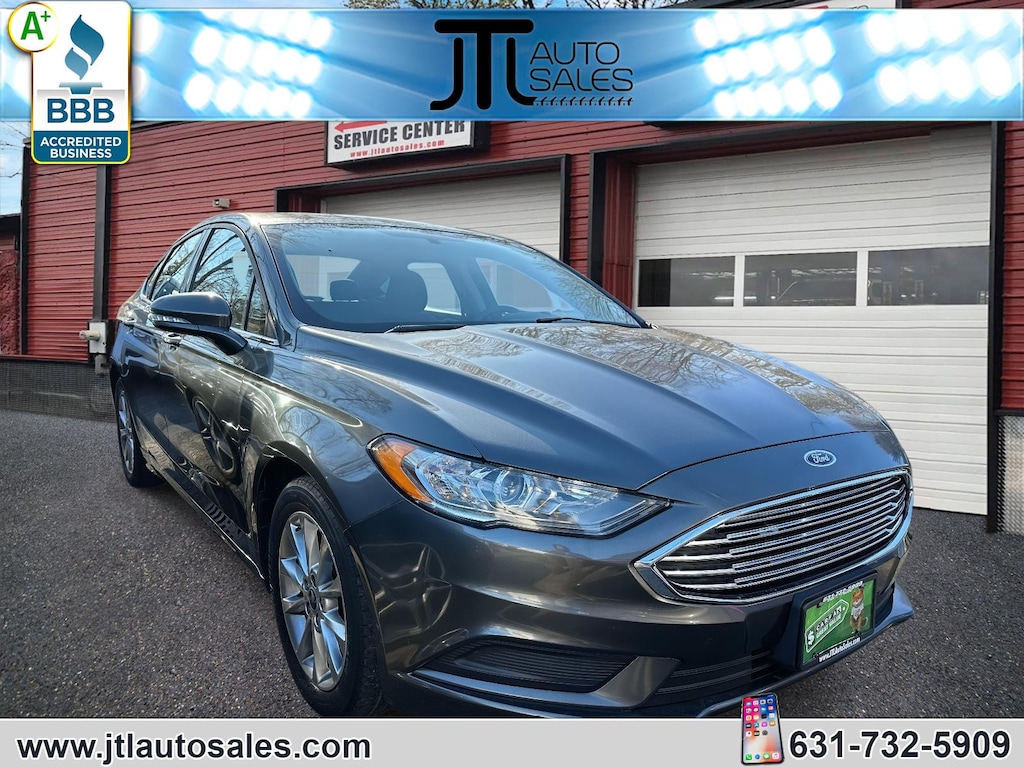 Used 2017 Ford Fusion SE Sedan