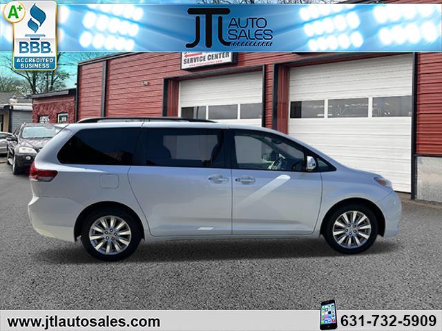 2014 Toyota Sienna Limited photo 3