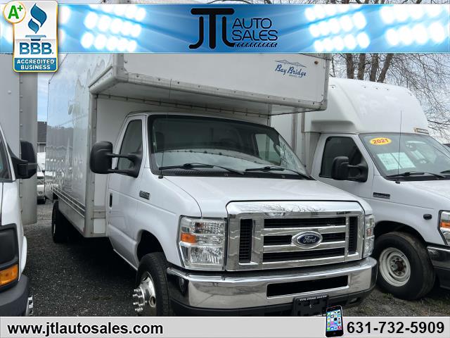 2017 Ford E-450 Cutaway photo 2