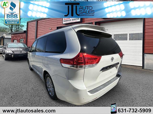 2014 Toyota Sienna Limited photo 4