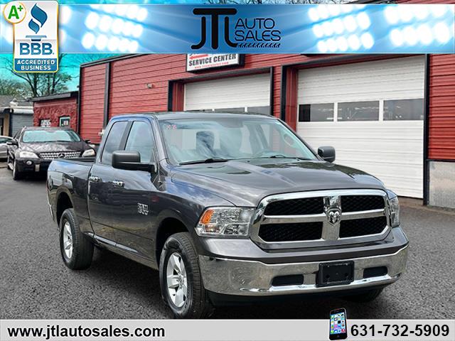 2017 Ram 1500 SLT photo 2