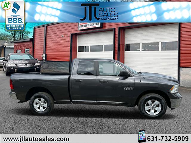 2017 Ram 1500 SLT photo 3