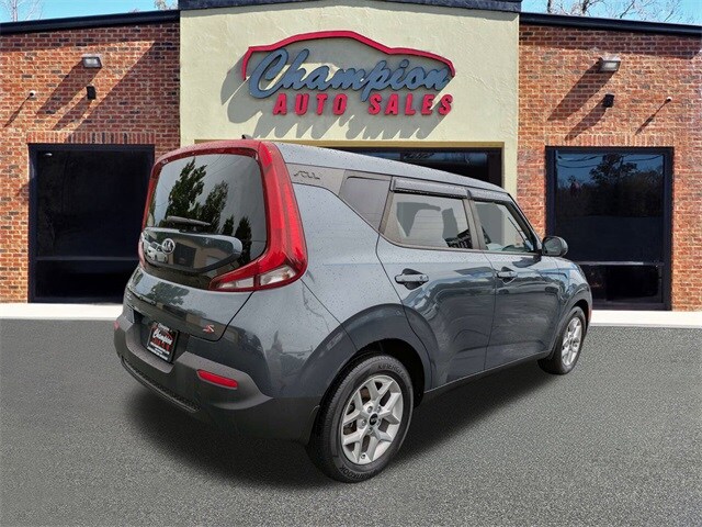 2020 Kia Soul S photo 2