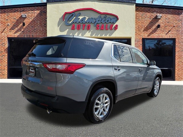 2019 Chevrolet Traverse LS photo 2