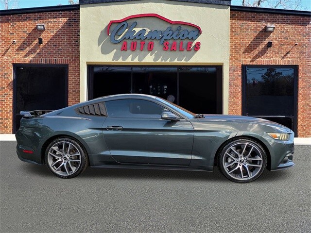 2016 Ford Mustang EcoBoost Premium photo 2