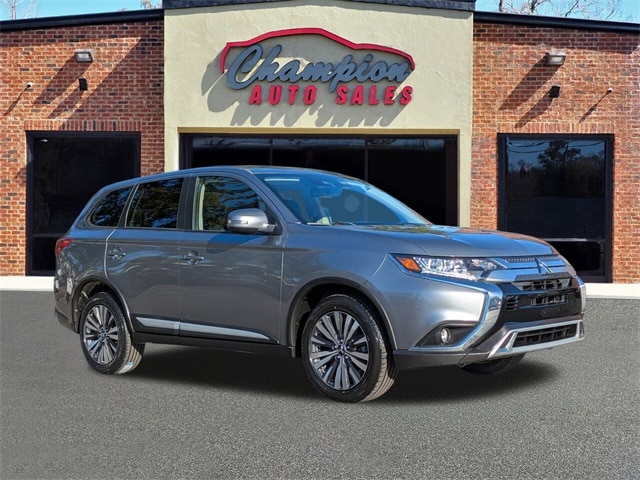 2020 Mitsubishi Outlander SE's photo